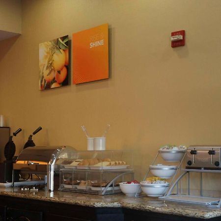 Comfort Inn & Suites Burnet Bagian luar foto