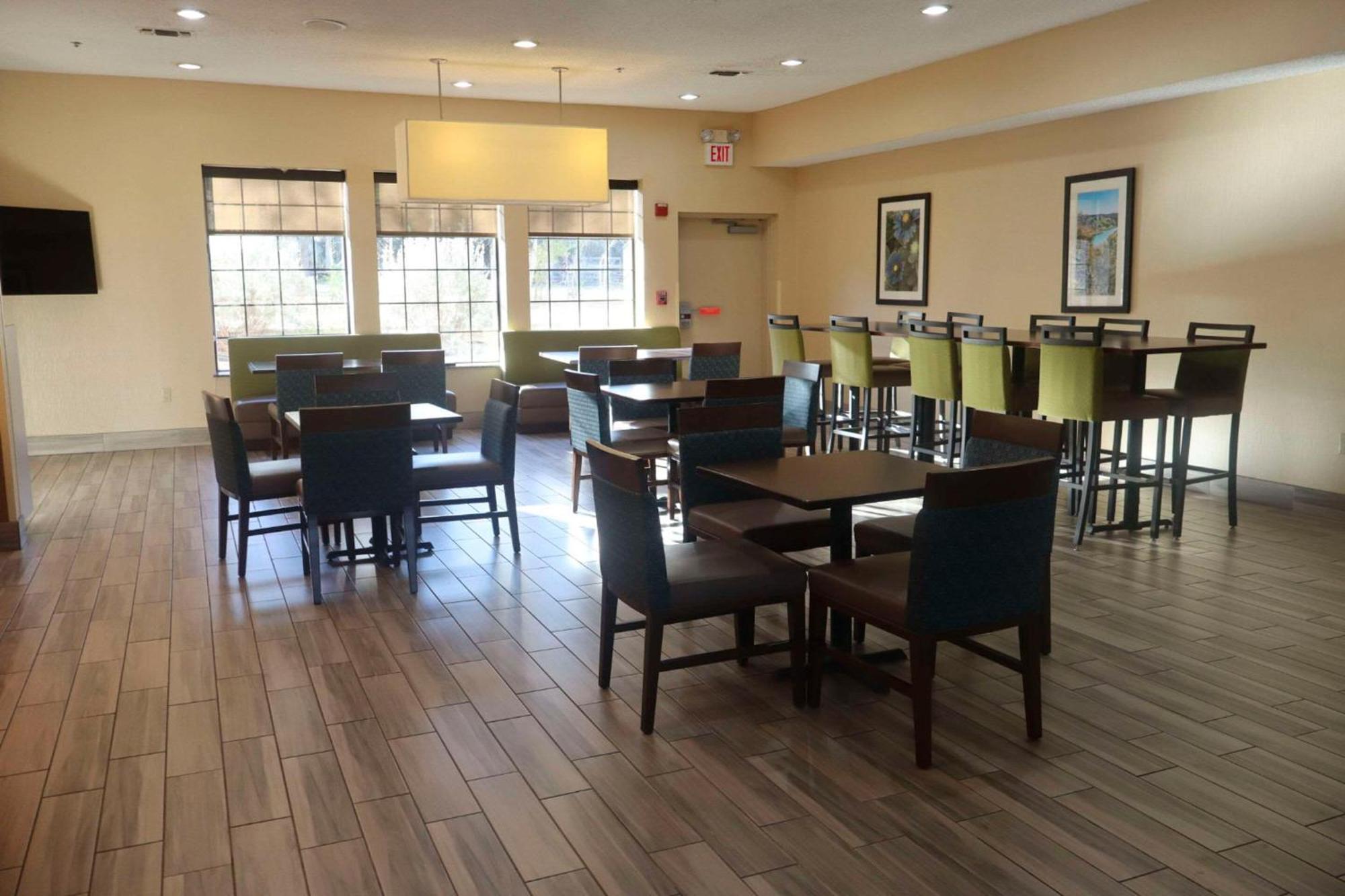 Comfort Inn & Suites Burnet Bagian luar foto