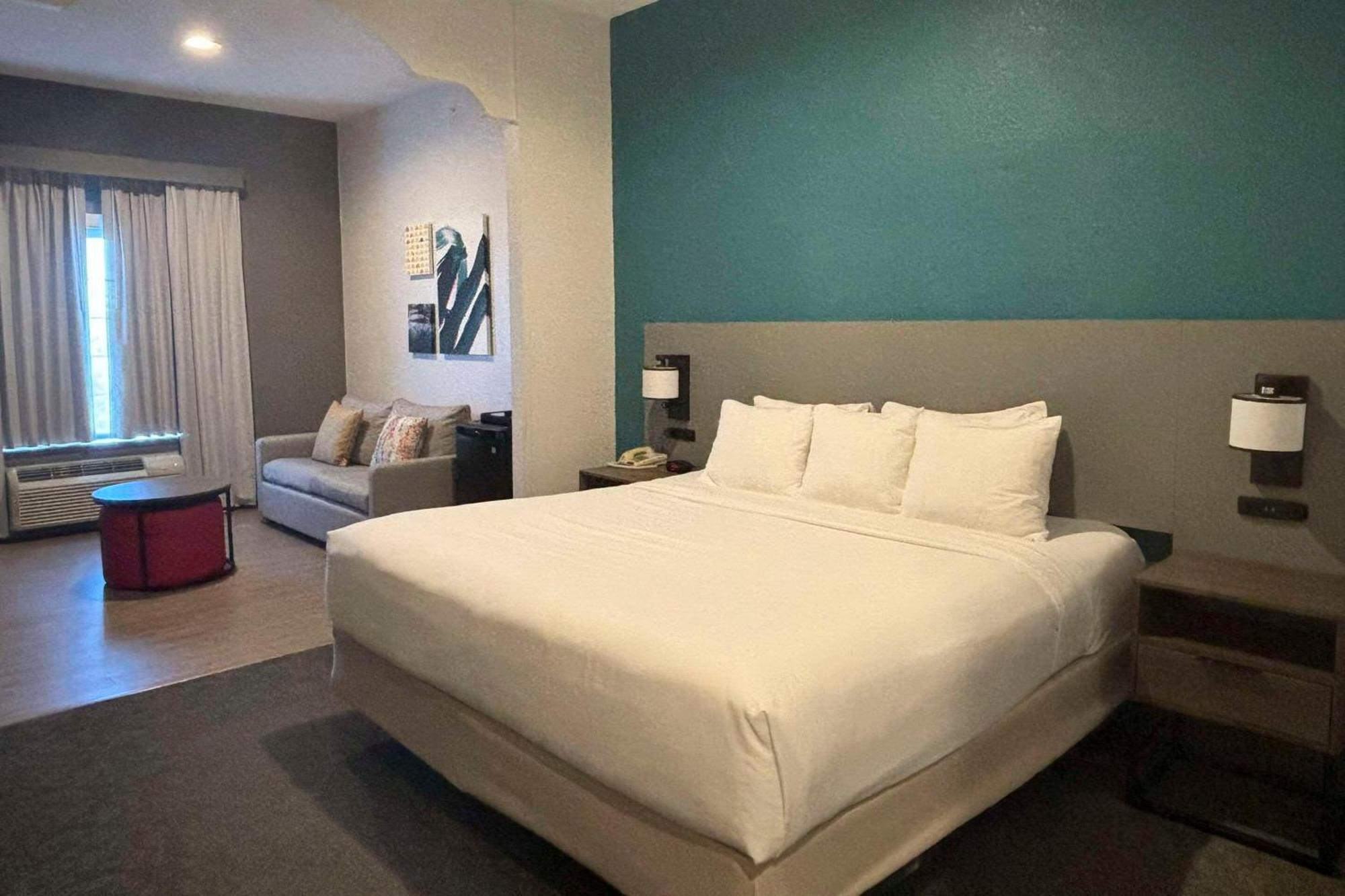 Comfort Inn & Suites Burnet Bagian luar foto